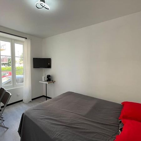 Studio A2 18M2 Cosy 5Minutes Gare Parking Gratuit Rue De La Mure Roanne Exteriör bild