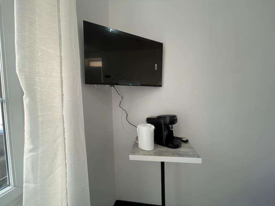 Studio A2 18M2 Cosy 5Minutes Gare Parking Gratuit Rue De La Mure Roanne Exteriör bild