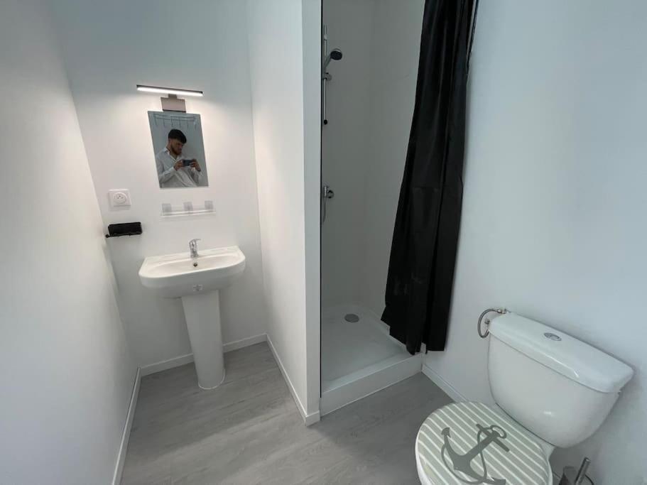 Studio A2 18M2 Cosy 5Minutes Gare Parking Gratuit Rue De La Mure Roanne Exteriör bild