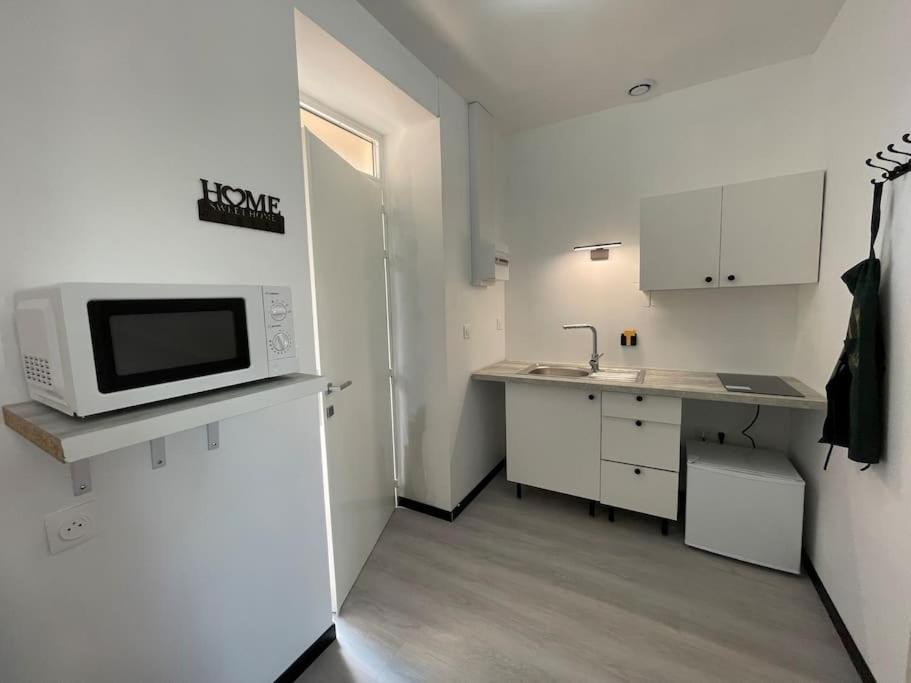 Studio A2 18M2 Cosy 5Minutes Gare Parking Gratuit Rue De La Mure Roanne Exteriör bild